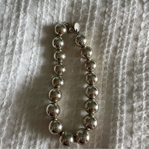 SET Tiffany’s Hardware Bead Necklace and Bracelet - Picture 2 of 8